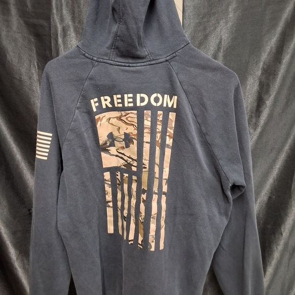 Under Armour Black Hoodie Sweatshirt - Picture 8 of 9